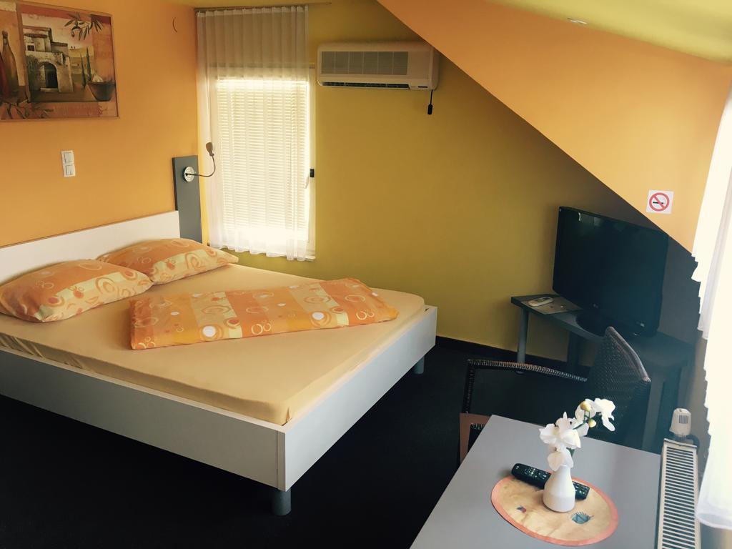 Guest House Mlada Lipa Maribor Exterior photo